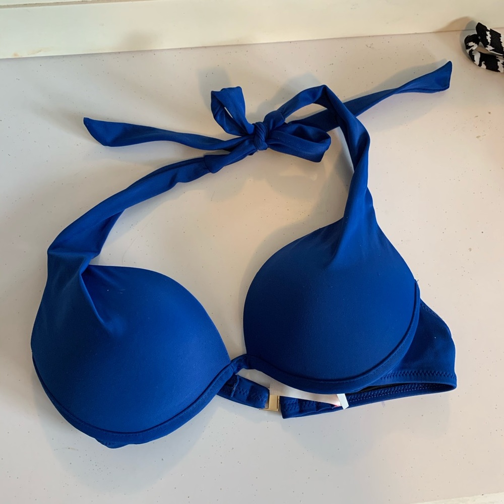 Victoria’s Secret bikini top